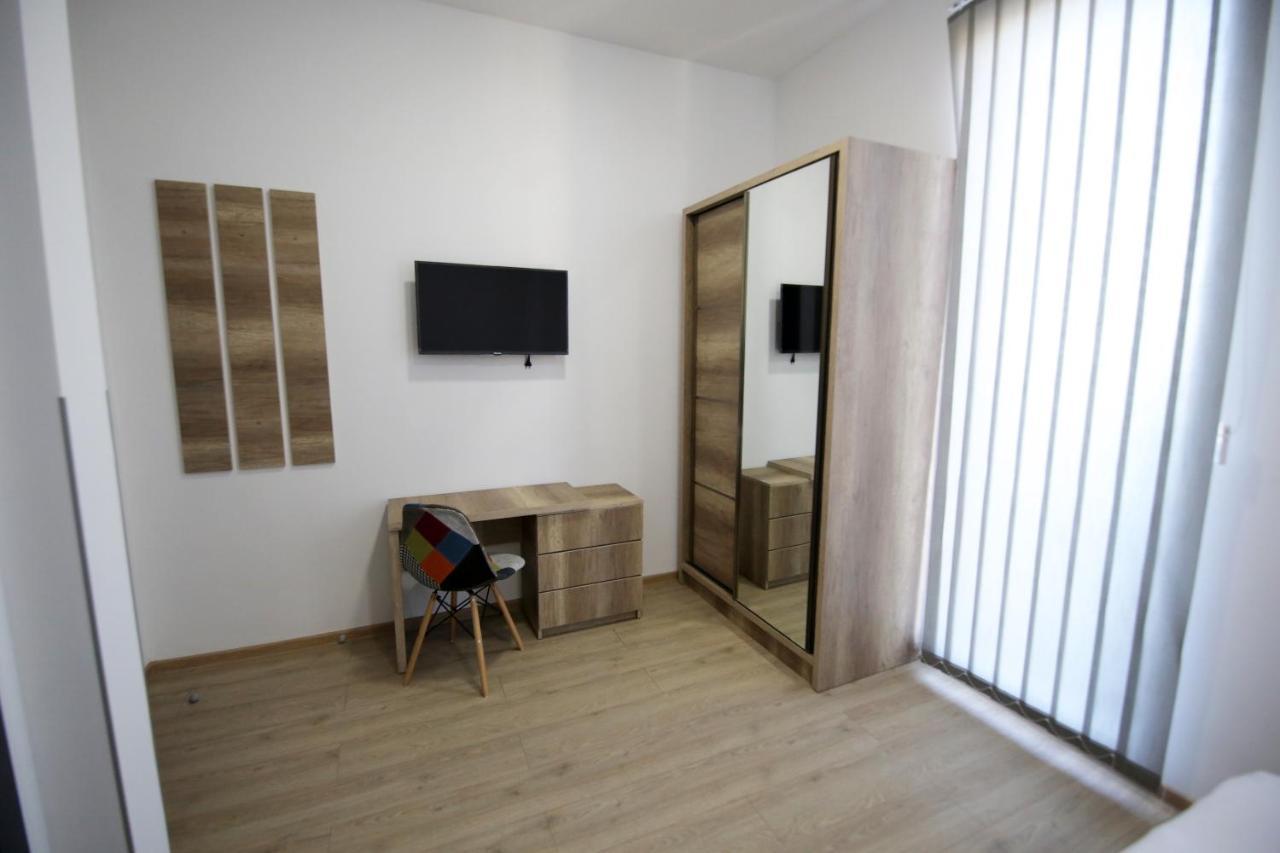 Guest House Prague Zugdidi Ngoại thất bức ảnh